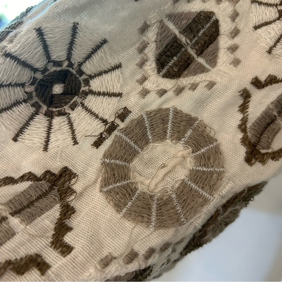 Free people heavily Embroidered V-Neck Boho Top puff sleeve top xs - Picture 7 of 16